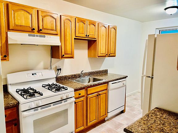 3rd image of 64 Croton Ave #5E