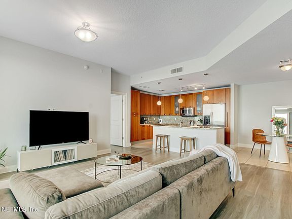 4th image of 1431 Riverplace Blvd APT 3006