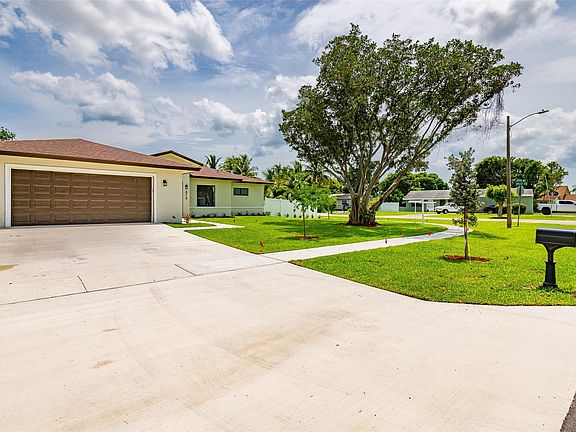 3rd image of 675 Coral Way