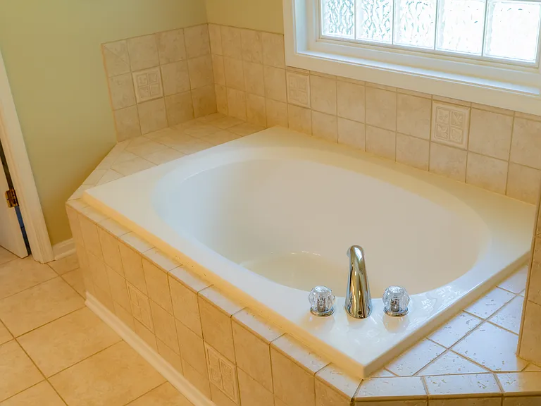 8401 Kennedy Dr — Photo 41