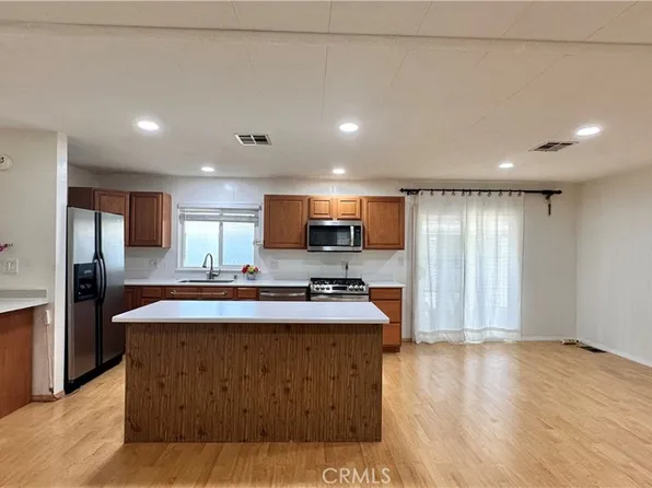 14055 Lake View Dr, La Mirada, CA 90638