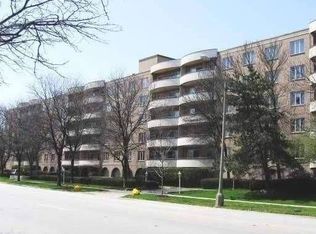 6400 N Cicero Ave APT 206, Lincolnwood, IL