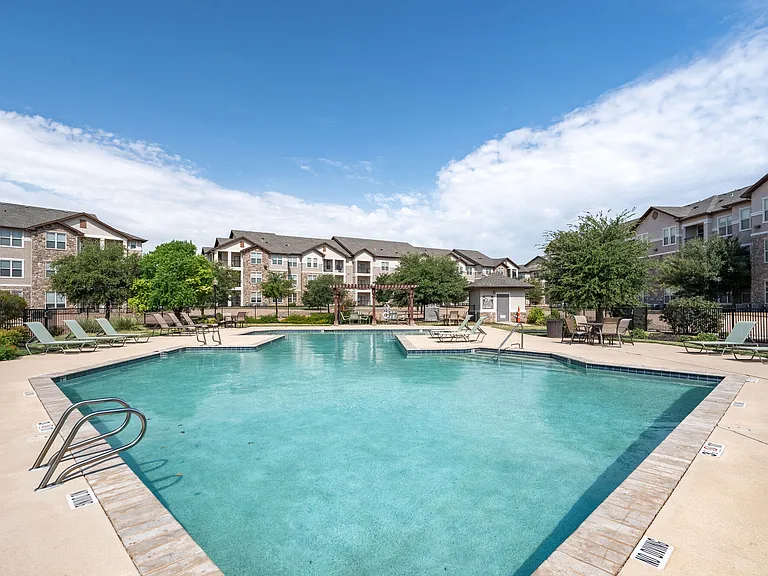 Tradewinds Apartments — Photo 11