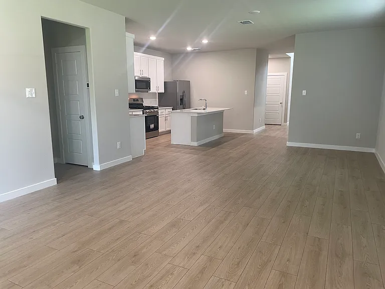 501 Green Grass Dr — Photo 7