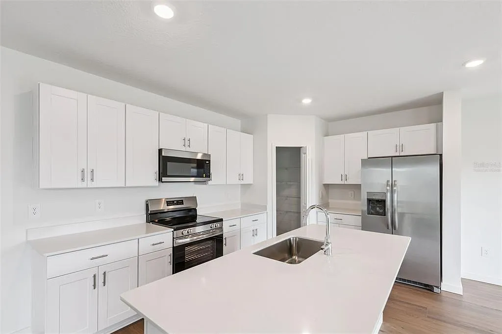 4 bed, 2.5 bath, 1874 sqft, $2,150 — Photo 4