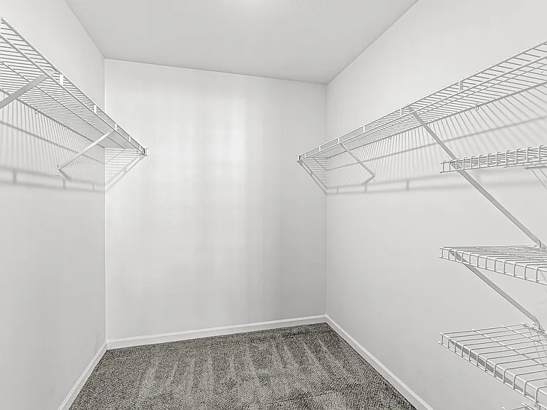 Buffalo Creek Apartments — Photo 38