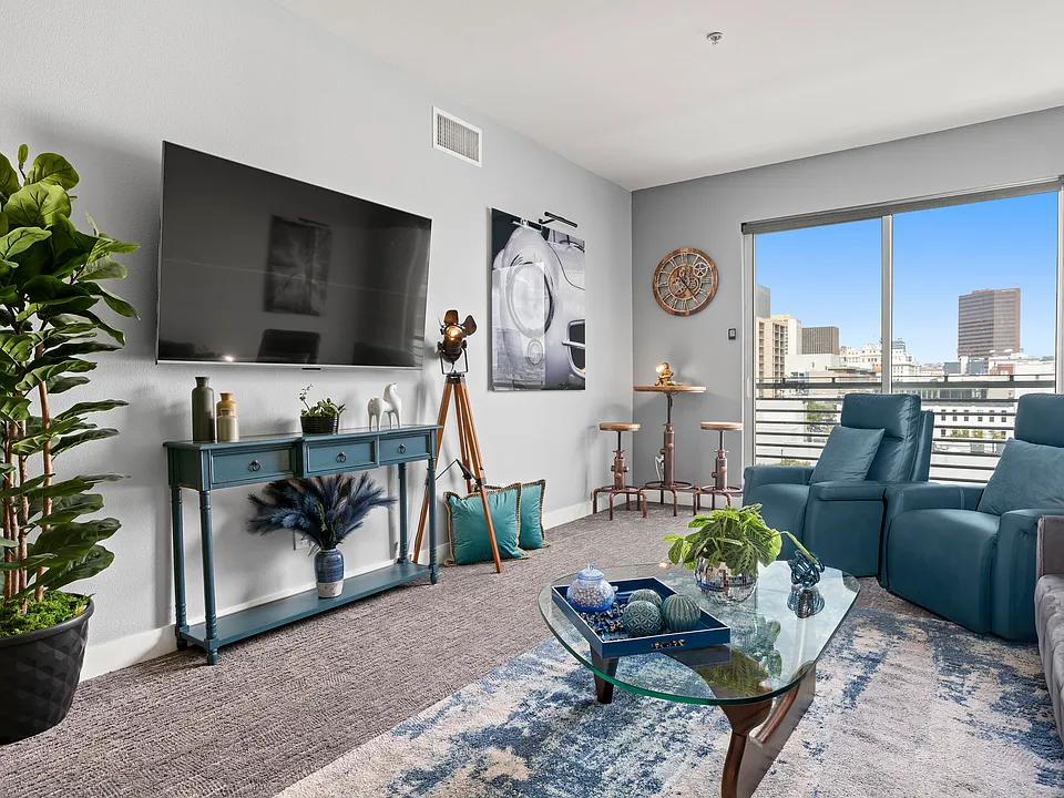 445 Island Ave #709
