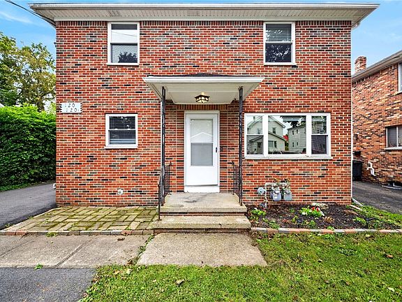 2nd image of 120 Pine St