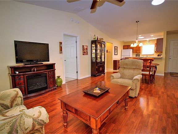 3rd image of 435 Marshall Pl