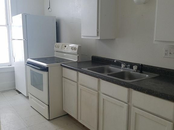 5th image of 402 S 15th St APT B