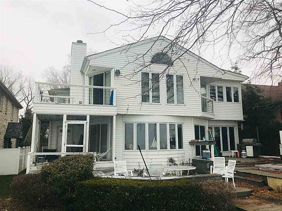 2nd image of 12730 N Lakeshore Dr