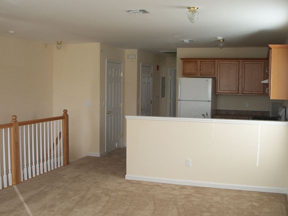 3rd image of 806 Lennox Dr