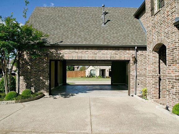 3rd image of 1811 Las Luna Ln