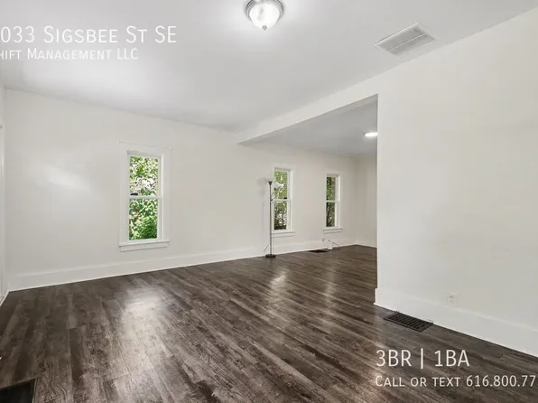 1033 Sigsbee St SE, Grand Rapids, MI 49506