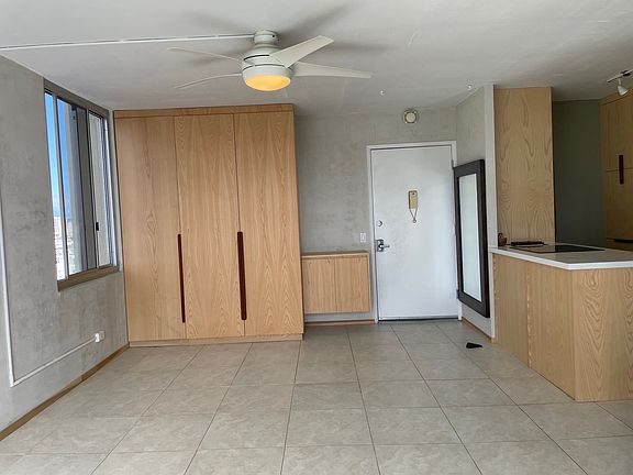 5th image of 2740 Kuilei St APT 2403