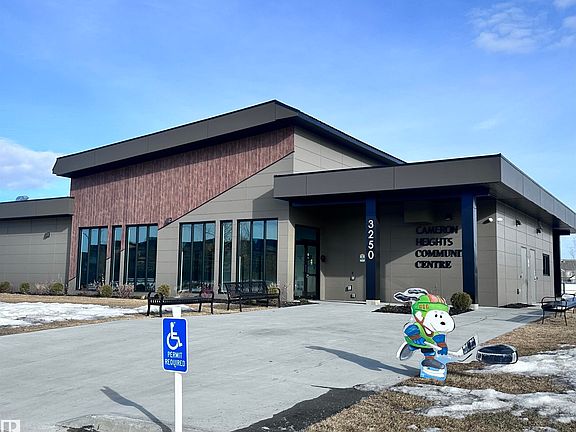 5th image of 2508 Cameron Ravine Lndg NW