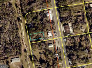 104 E 7th St, Woodbine, GA 31569