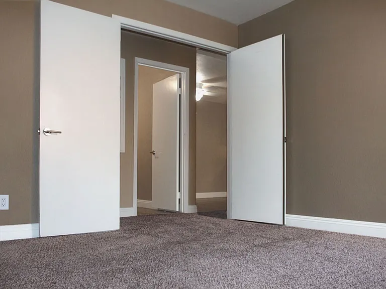 Mandalay Bay Apartments — Photo 20