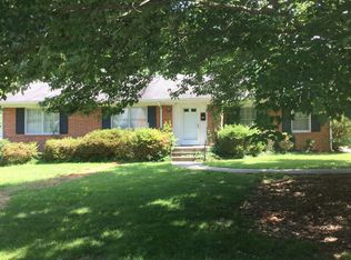 606 Shawnee Rd, Greensboro, NC 27403