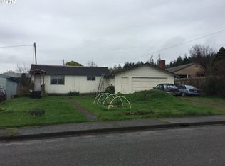2031 Maine St, North Bend, OR 97459