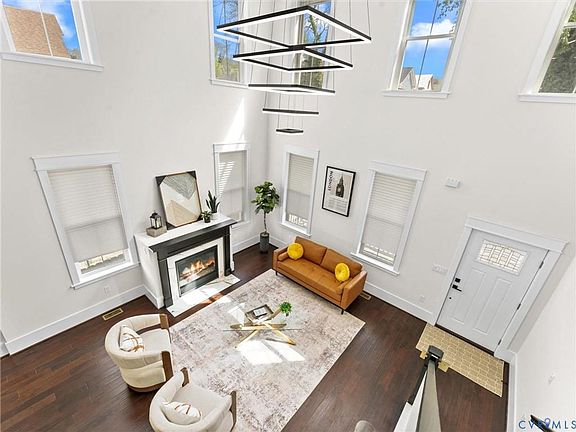 3rd image of 210 Minor St