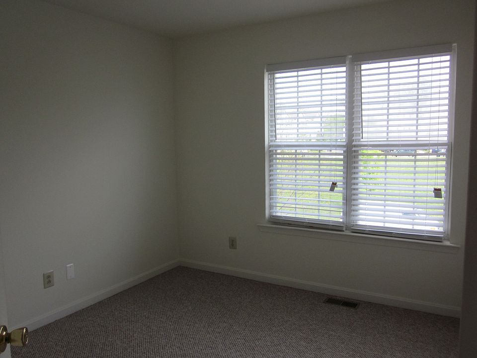 1st image of 618 Annapolis Walk Dr