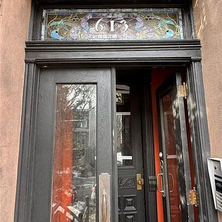 2nd image of 613 Jefferson Ave