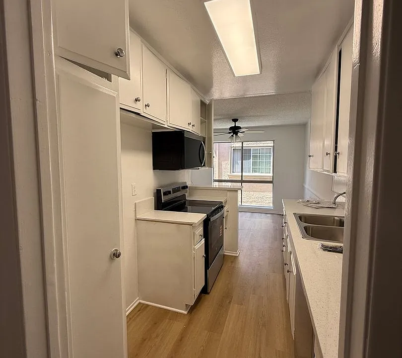 079 - 1306 N Columbus