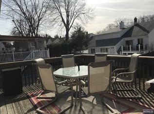 19 Cedar Dr, Rochelle Park, NJ 07662