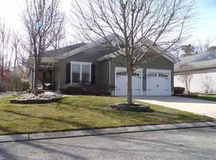 670 Cypress Point Dr, Egg Harbor, NJ 08215