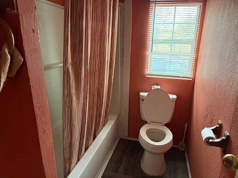 79 E Elm St — Photo 10