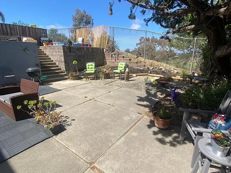 24607 Patricia Ct — Photo 15