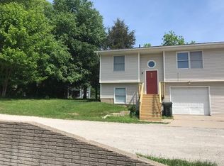 908 N Dodge St, Iowa City, IA 52245