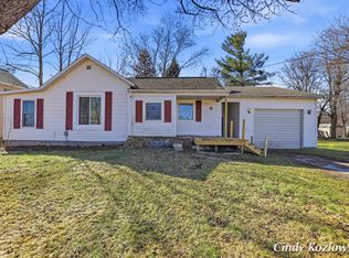 283 S Jones St, Grant, MI 49327