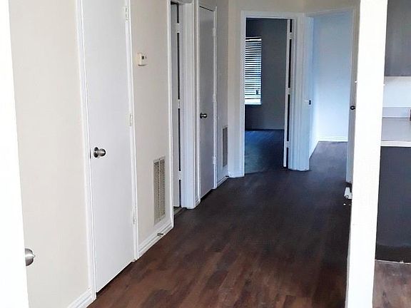 4th image of 606 E Oak St APT B