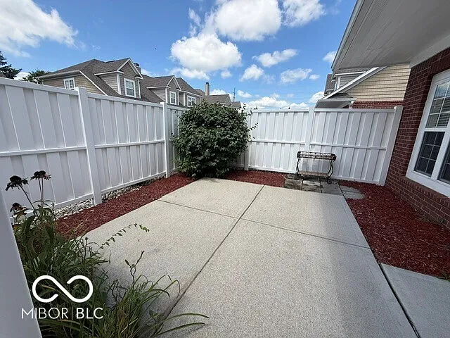 15538 Smithfield Dr — Photo 18