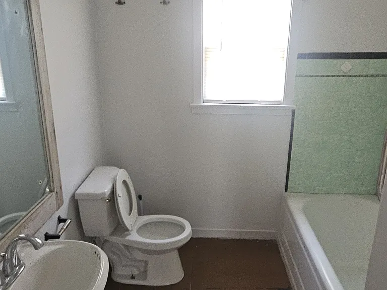 225 E Fredricks St — Photo 17