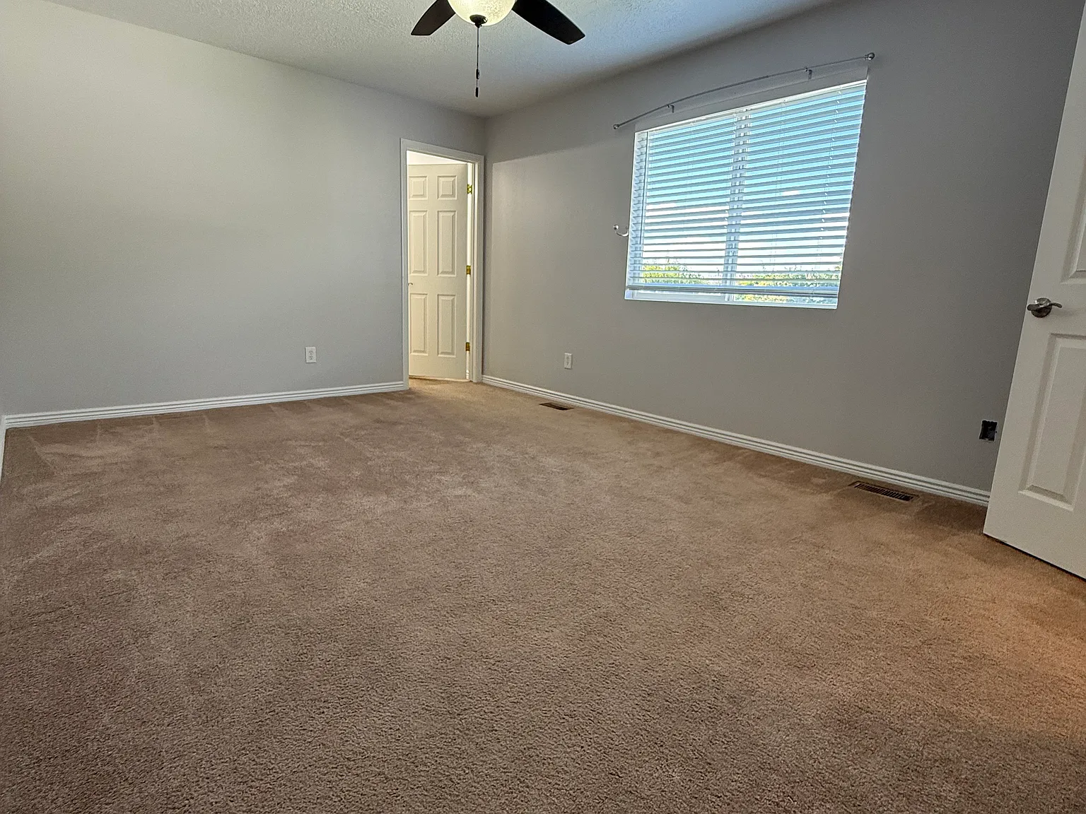 4 bed, 1213 sqft, $750 — Photo 3