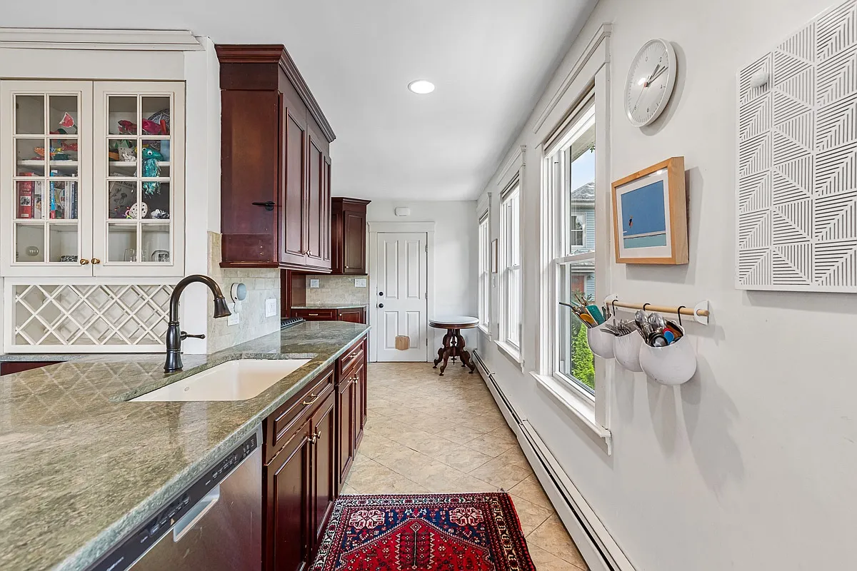 2 bed, 1200 sqft, $2,600 — Photo 4