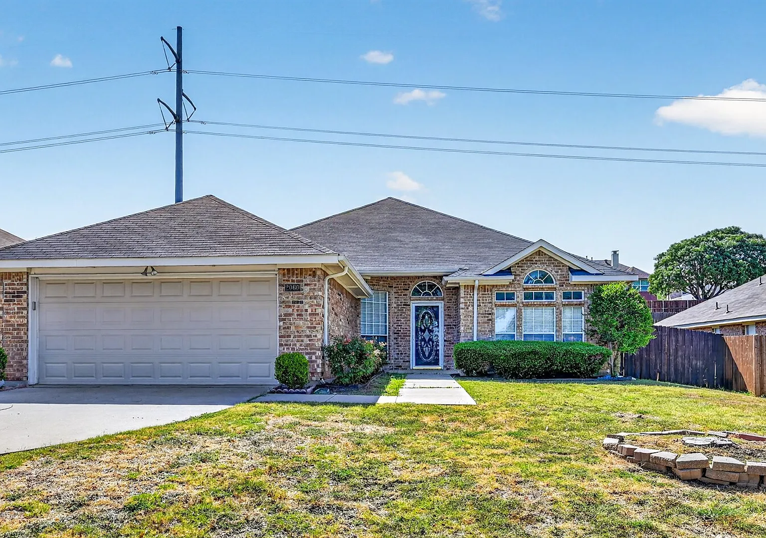 Move-In Ready 3BR Home in Prime Lewisville Location — Photo 1