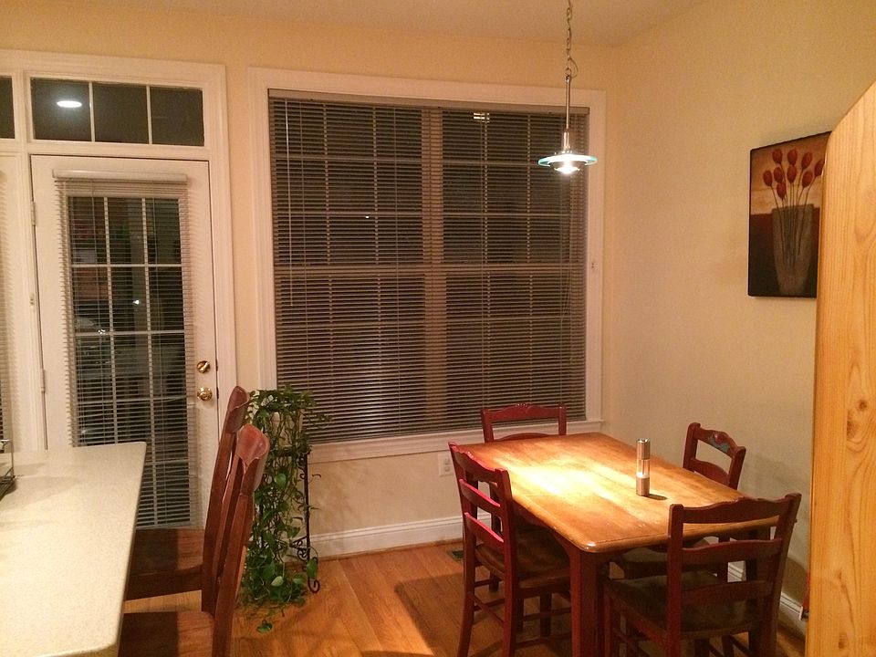Breakfast area_06192023