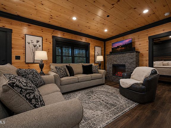 4th image of 1523 Rainbow Ridge Rd