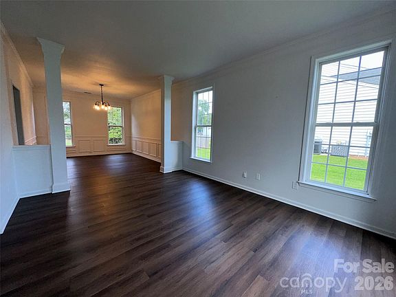 2nd image of 5867 Crimson Oak Ct