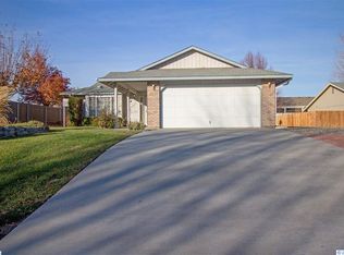 5322 Phoebe Ln, West Richland, WA