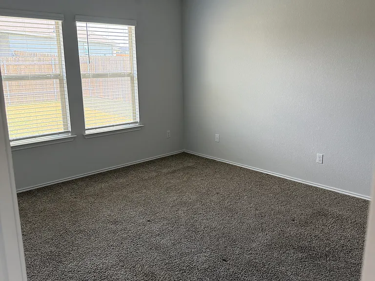 712 Taggart Trl — Photo 9