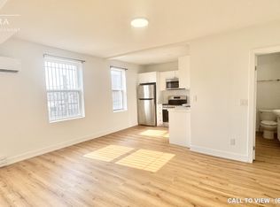 1052 Barton St E #3, Hamilton, ON L8L 3E5