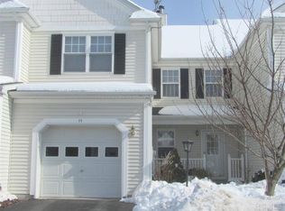 25 Thomas Rd, Poughquag, NY 12570