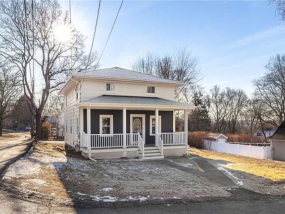 2nd image of 94 Kay St