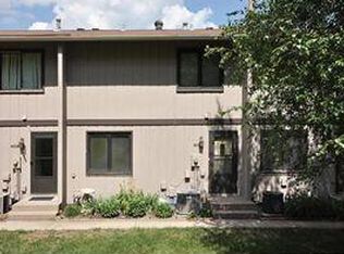 13528 Heather Hills Dr, Burnsville, MN 55337
