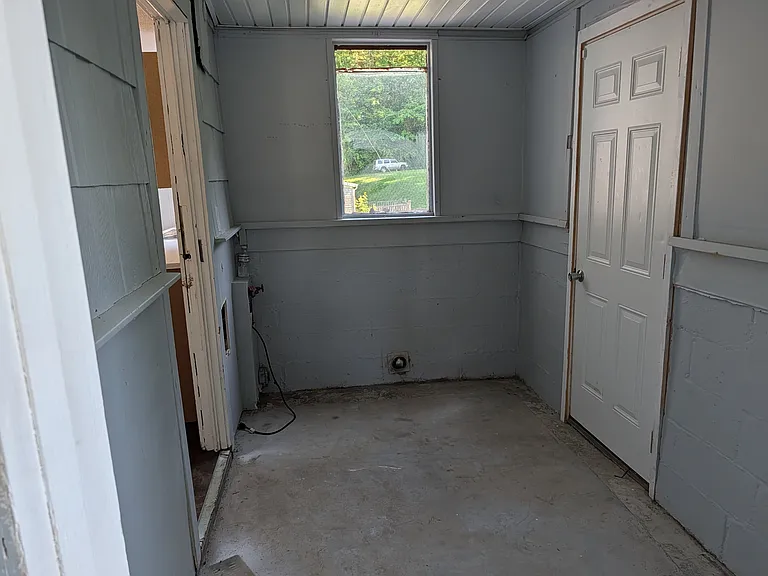 1908 Darnell Dr — Photo 7